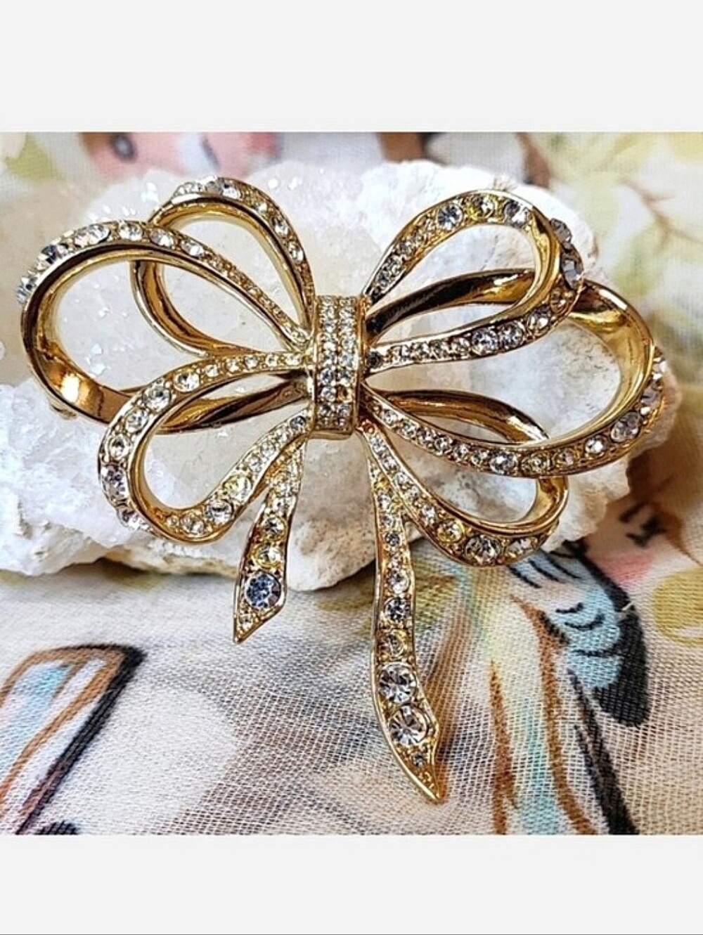 KJL for Avon Kenneth J Lane Vintage Gold Tone Huge Bow Ribbon Rhinestone Brooch